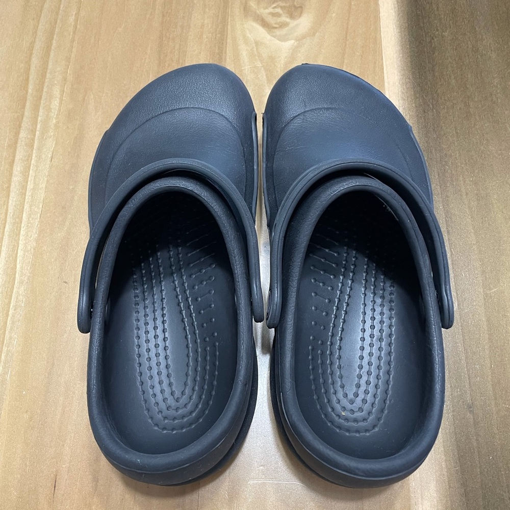 Unisex Black Croc Clogs